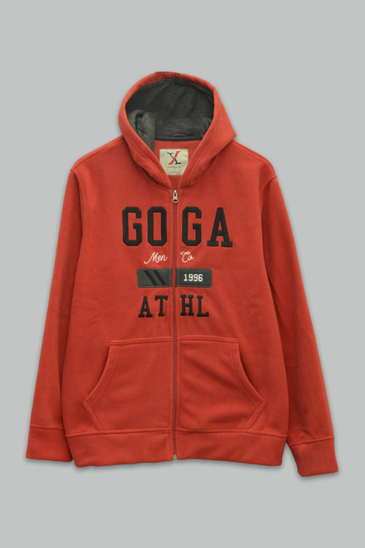 Sudadera polar para hombre, bordada con manga larga, bolsas frontales y cierre.