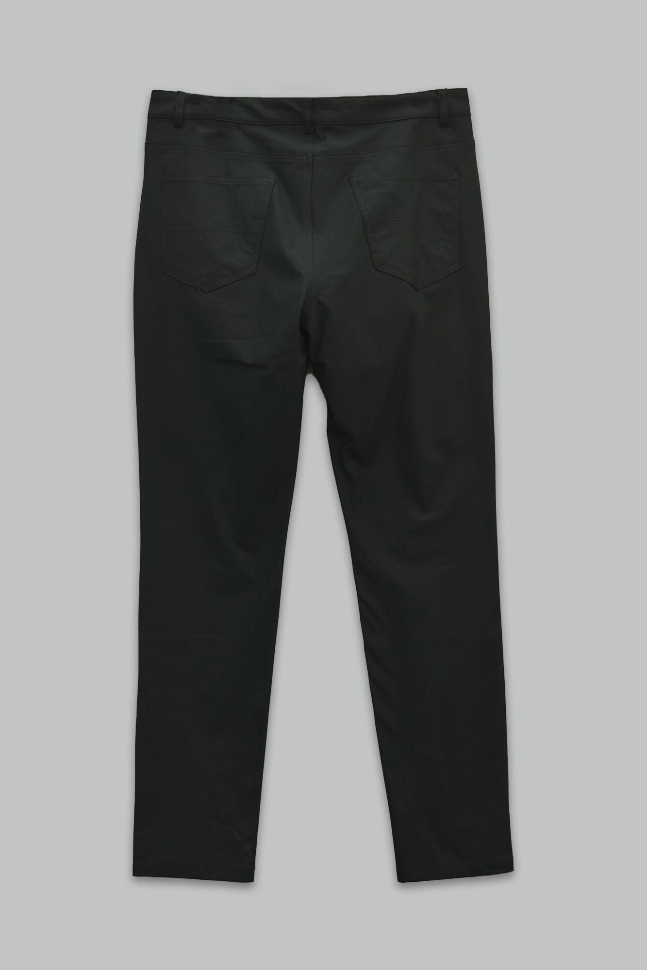 Pantalón Gabardina corte recto para hombre.