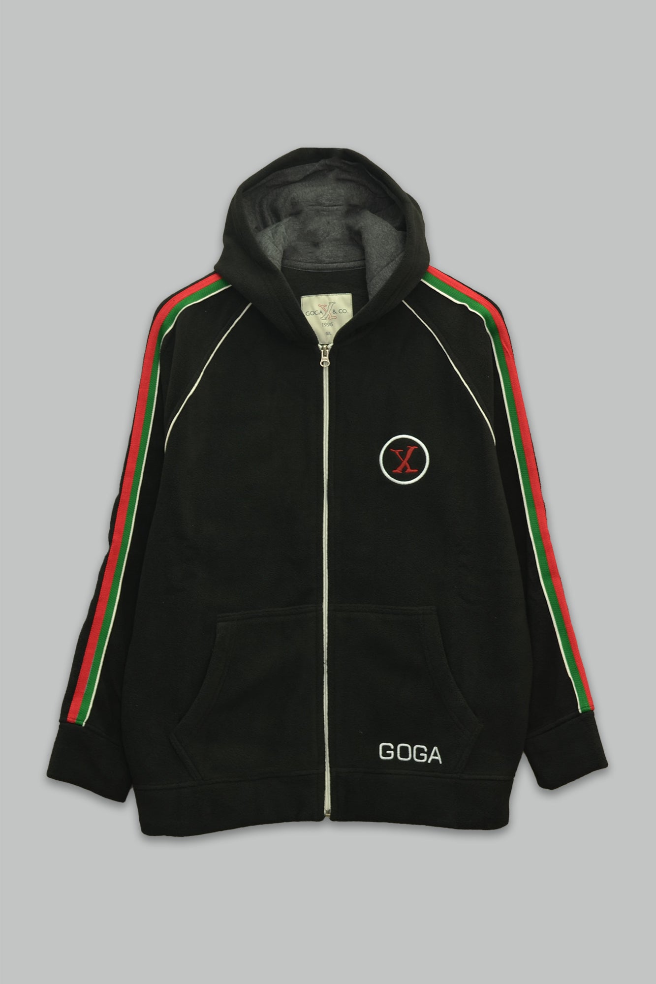 Sudadera polar para hombre, bordada con manga larga, bolsas frontales y cierre.