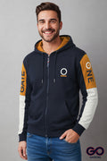 Sudadera para hombre, bolsas frontales y cierre.