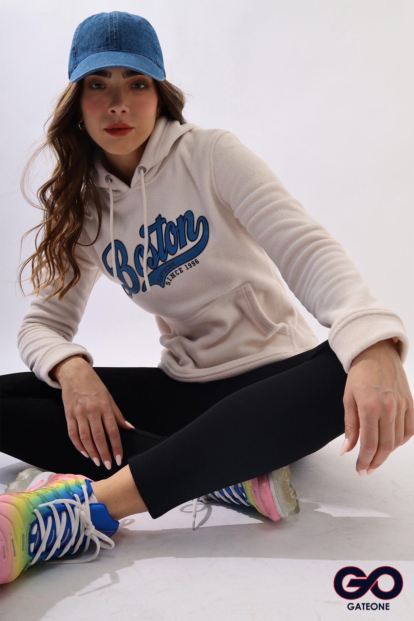 Sudadera para Mujer, bolsas frontales y cierre.
