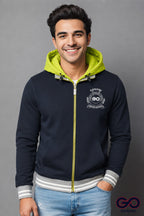 Sudadera para hombre, bolsas frontales y cierre.