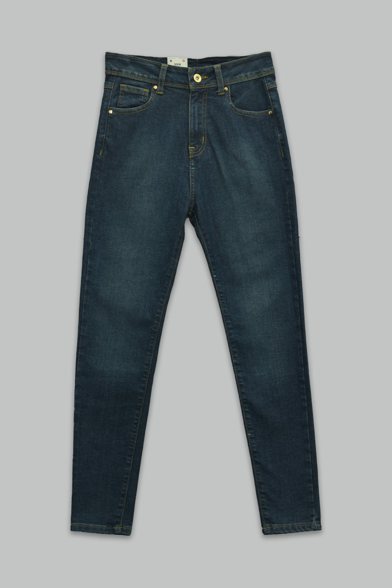 Jeans Mezclilla Corte Skinny Fit Lavado Oscuro Cinco Bolsillos