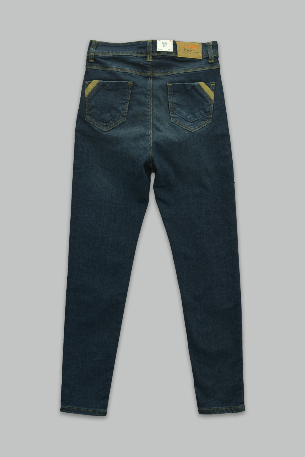 Jeans Mezclilla Corte Skinny Fit Lavado Oscuro Cinco Bolsillos