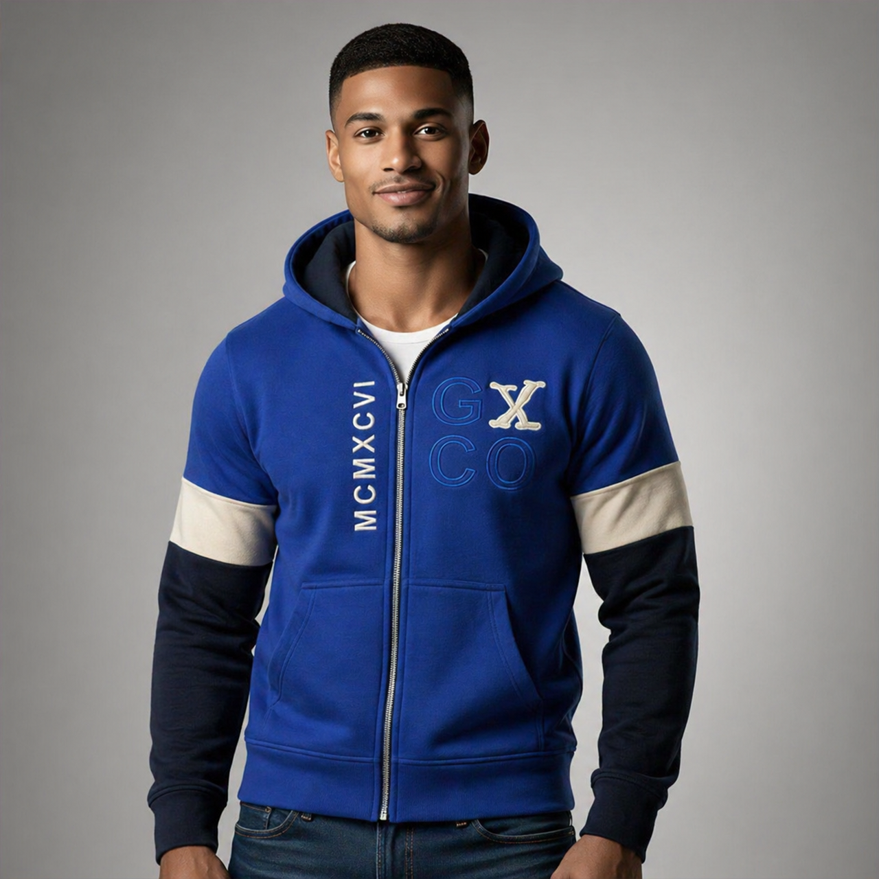 Sudadera polar para hombre, bordada con manga larga, bolsas frontales y cierre.
