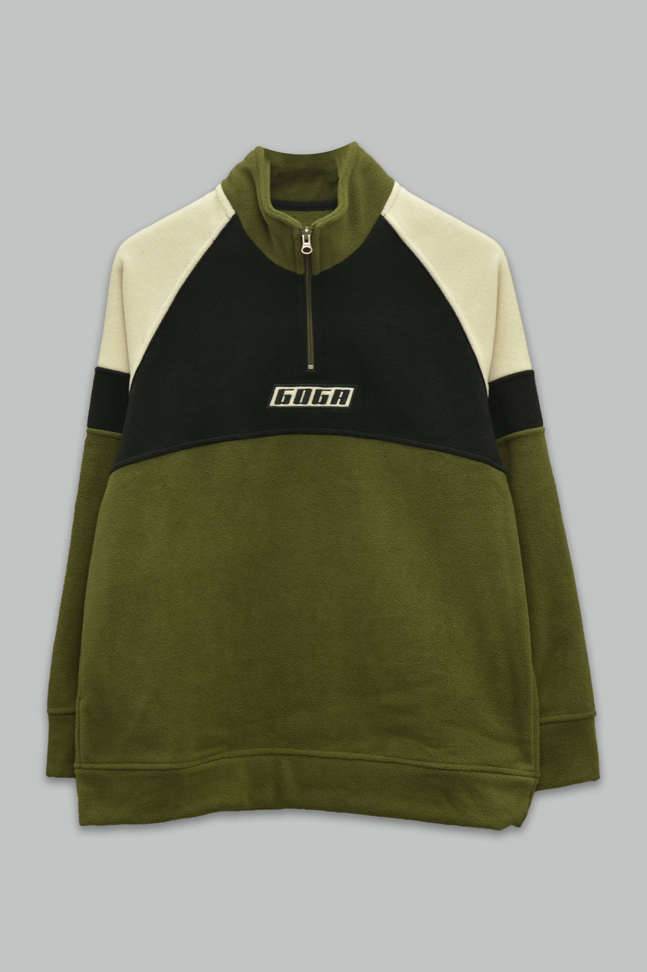 Sudadera polar bordada de cuello alto, con manga larga, bolsas frontales y cierre