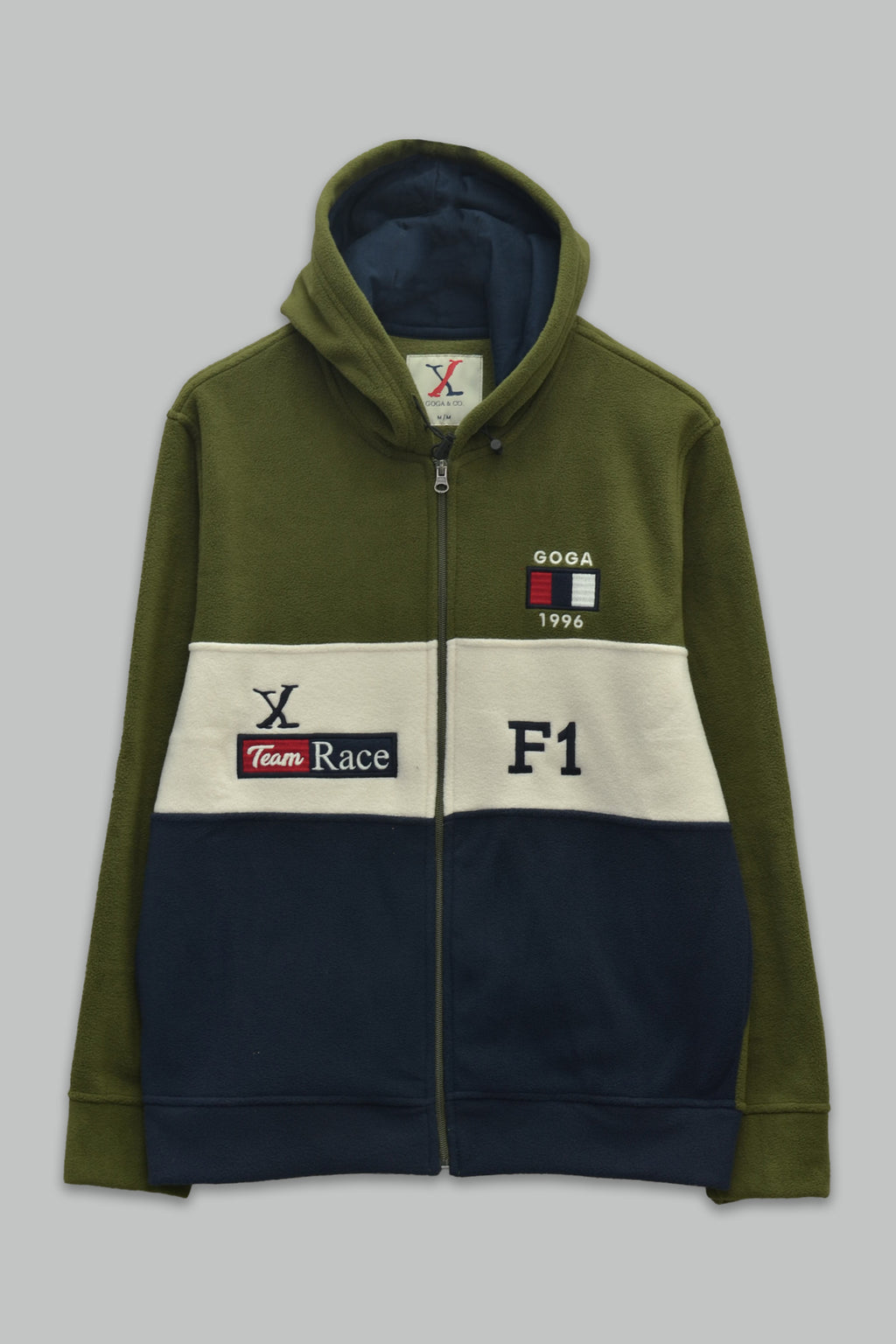 Sudadera polar para hombre, bordada con manga larga, bolsas frontales y cierre.
