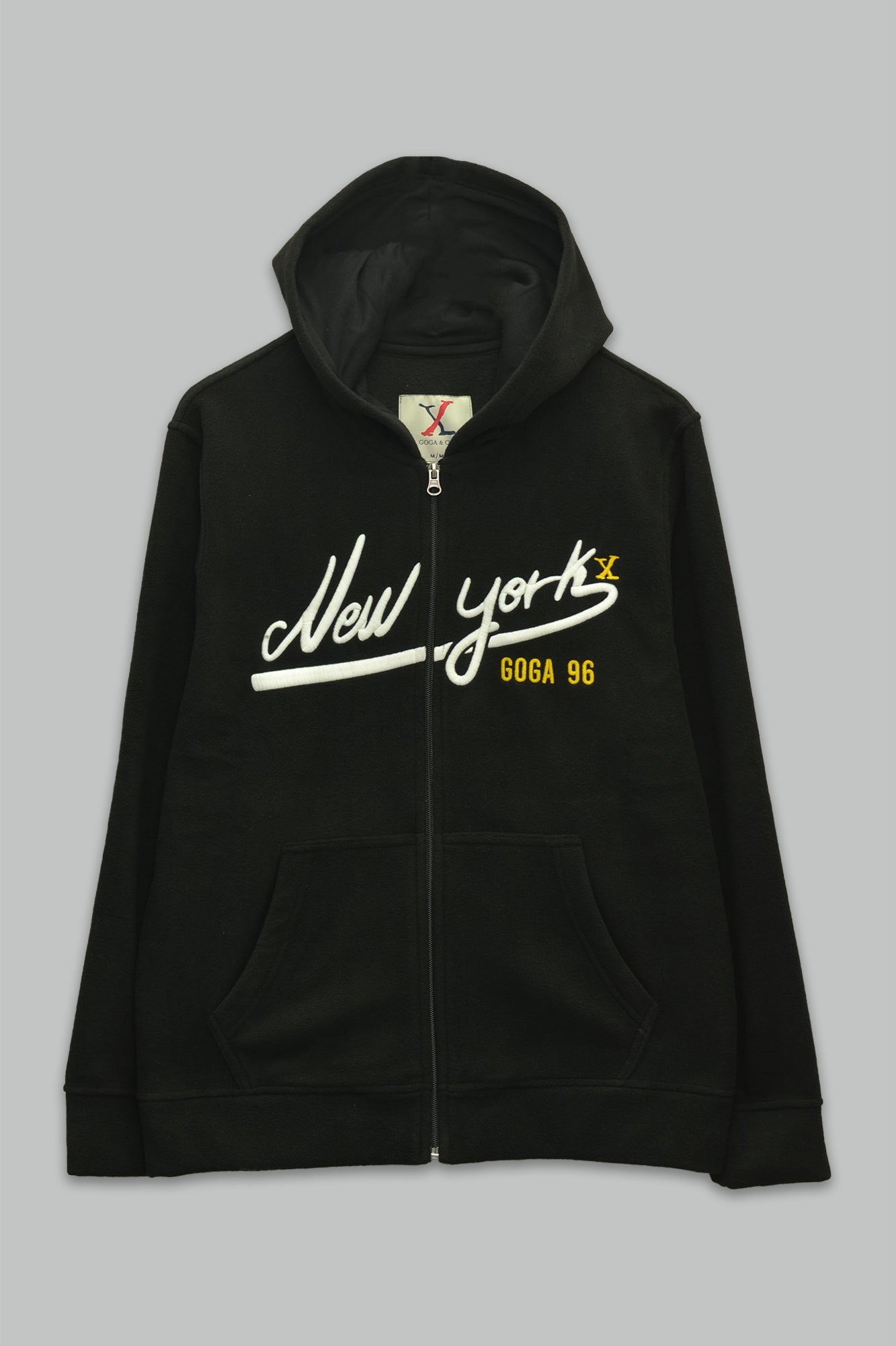 Sudadera polar para hombre, bordada con manga larga, bolsas frontales y cierre.