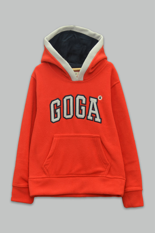 Sudadera polar bordada con manga larga, capucha ajustable, bolsa frontal.