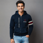 Sudadera polar para hombre, bordada con manga larga, bolsas frontales y cierre.