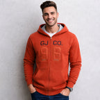 Sudadera polar para hombre, bordada con manga larga, bolsas frontales y cierre.