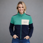 Sudadera polar para Mujer bordada, con manga larga y Cuello Alto. bolsas frontales y cierre.