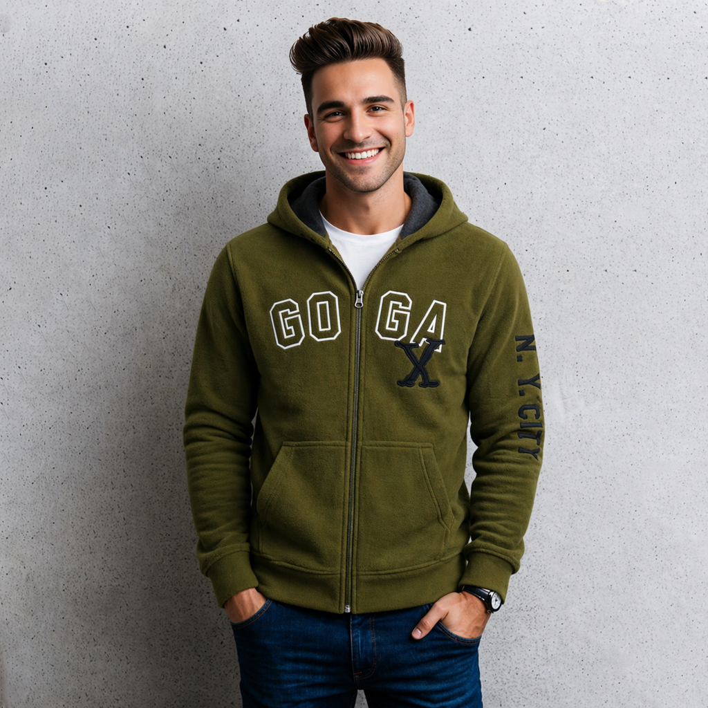 Sudadera polar para hombre, bordada con manga larga, bolsas frontales y cierre.