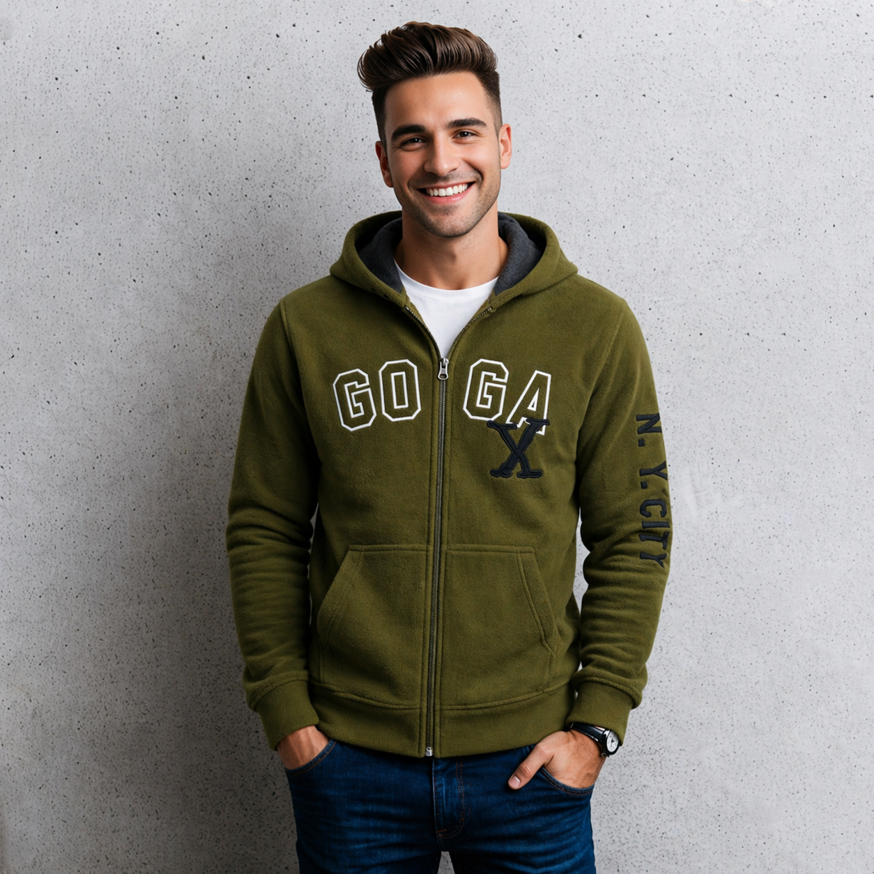 Sudadera polar para hombre, bordada con manga larga, bolsas frontales y cierre.
