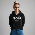 Sudadera polar Dama bordada con manga larga, capucha ajustable y bolsa frontal.