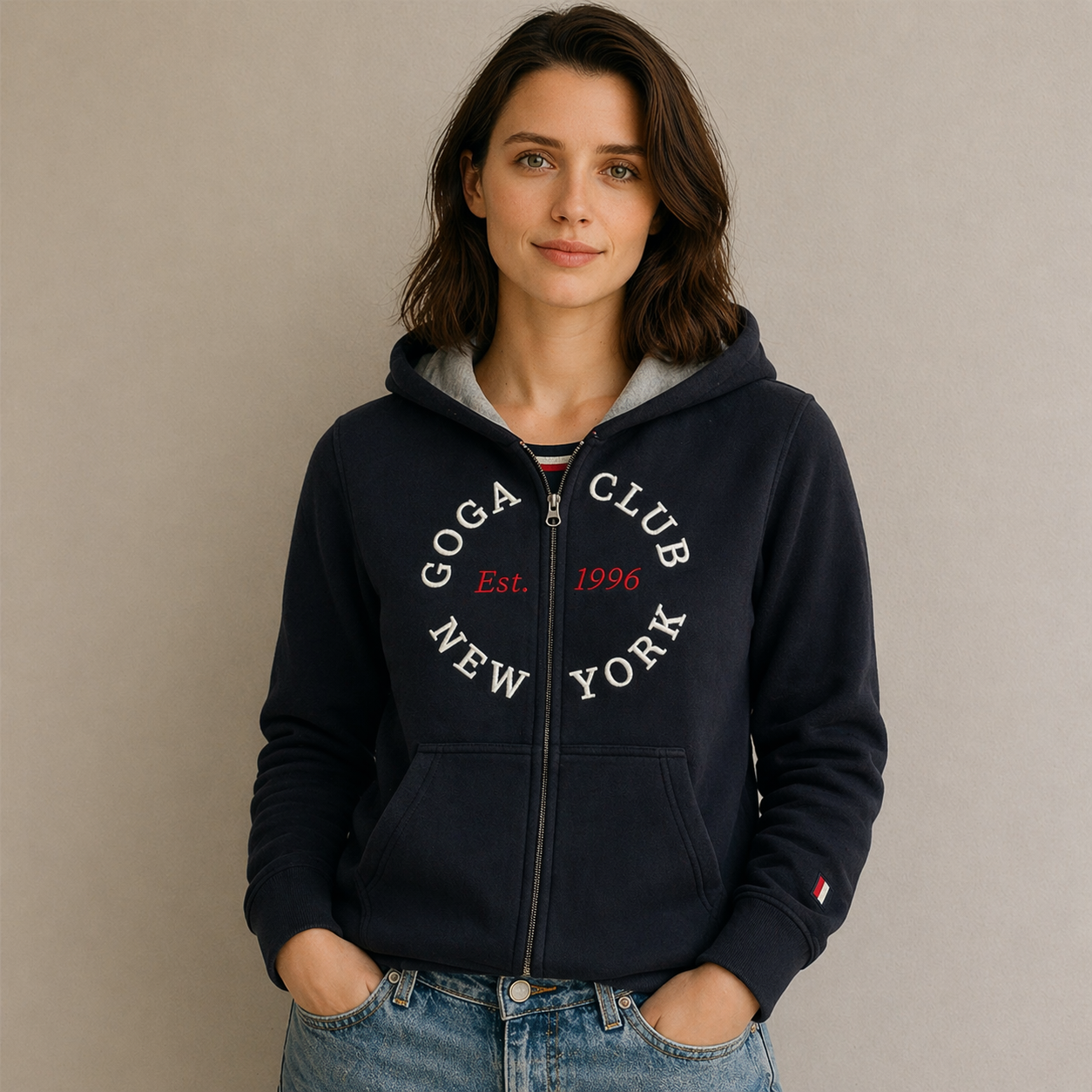 Sudadera polar para Mujer bordada, con manga larga, capucha,  bolsas frontales y cierre.
