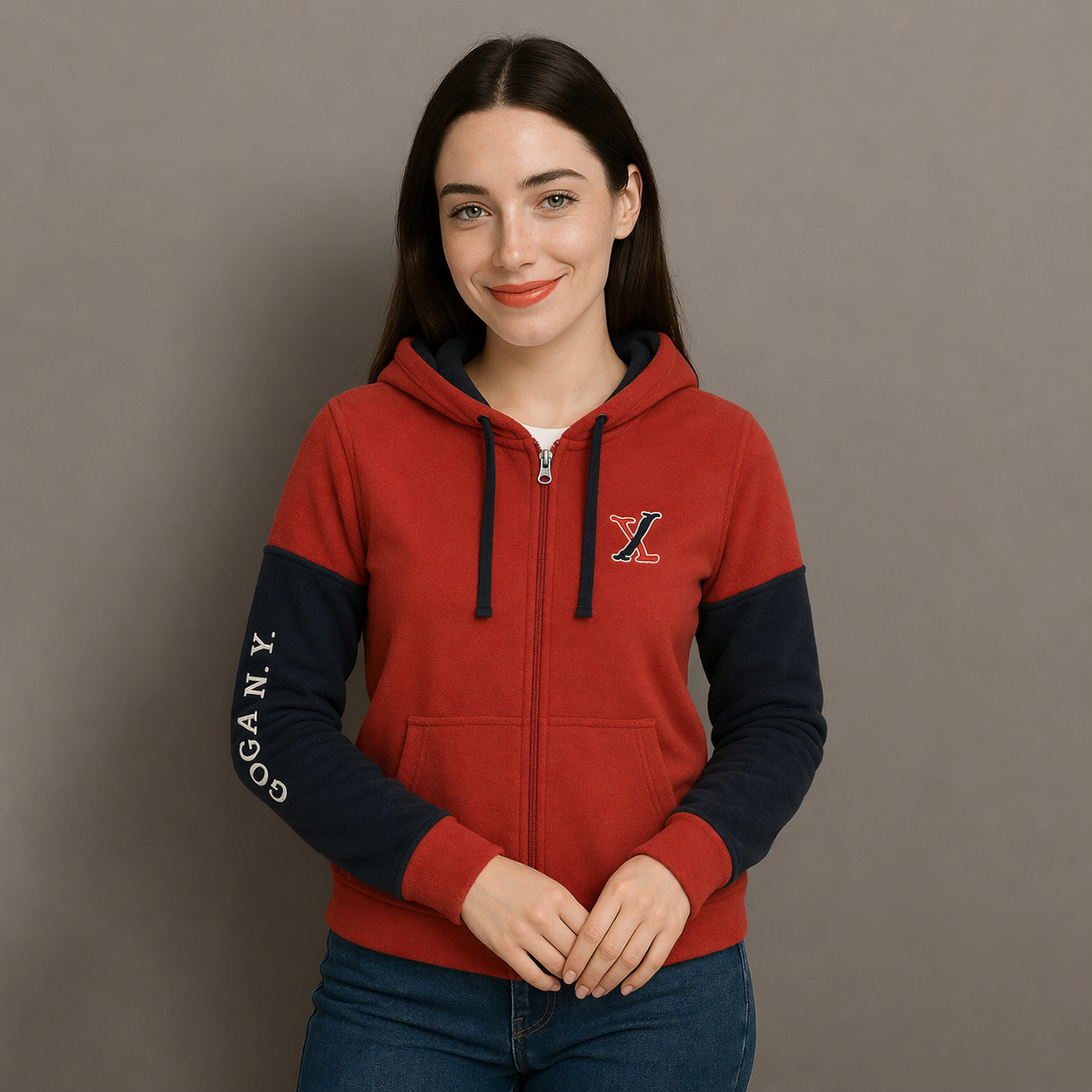 Sudadera polar para Mujer bordada, con manga larga, capucha,  bolsas frontales y cierre.