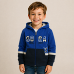 Sudadera polar para Niño bordada con manga larga, capucha ajustable, bolsas frontales y cierre.