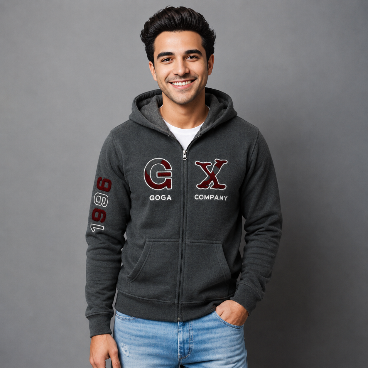 Sudadera polar para hombre, bordada con manga larga, bolsas frontales y cierre.