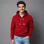 Sudadera polar para hombre, bordada con manga larga, bolsas frontales y cierre.
