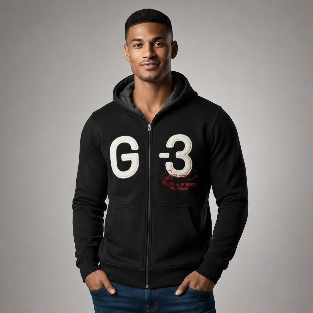Sudadera polar para hombre, bordada con manga larga, bolsas frontales y cierre.