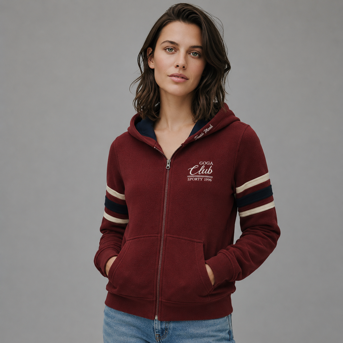 Sudadera polar para Mujer bordada, con manga larga, bolsas frontales y cierre.