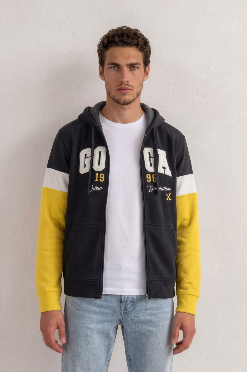 Sudadera polar para hombre, bordada con manga larga, bolsas frontales y cierre.