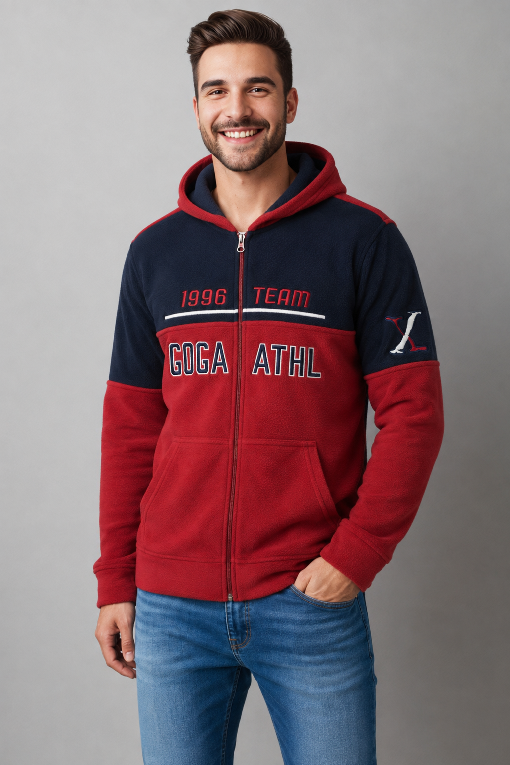 Sudadera polar para hombre, bordada con manga larga, bolsas frontales y cierre.