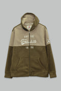 Sudadera polar para hombre, bordada con manga larga, bolsas frontales y cierre.