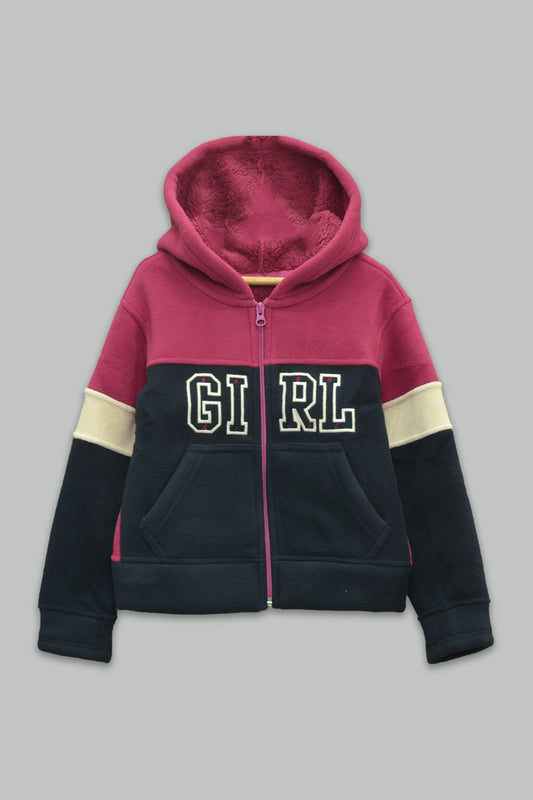 Sudadera sherpa niña bordada con manga larga, capucha ajustable, bolsas frontales y cierre