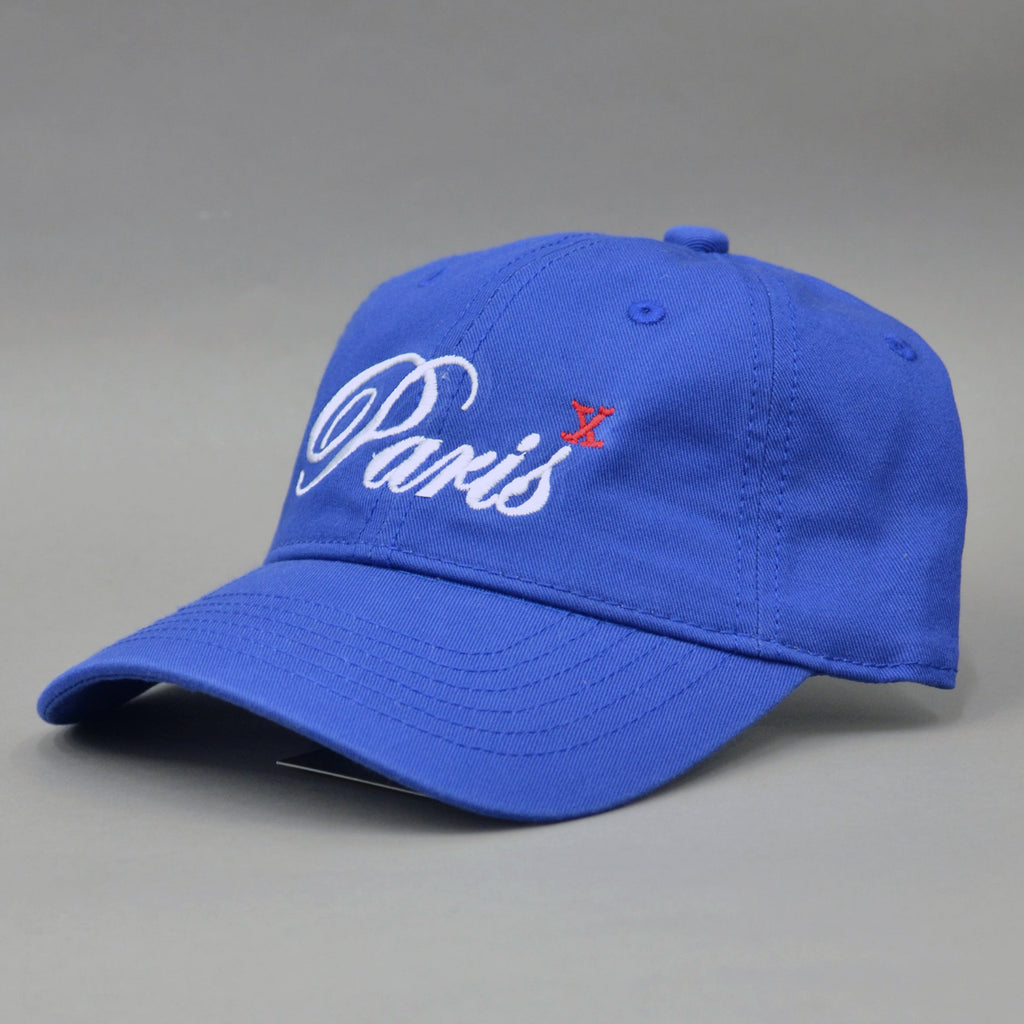 Gorra bordada para mujer.