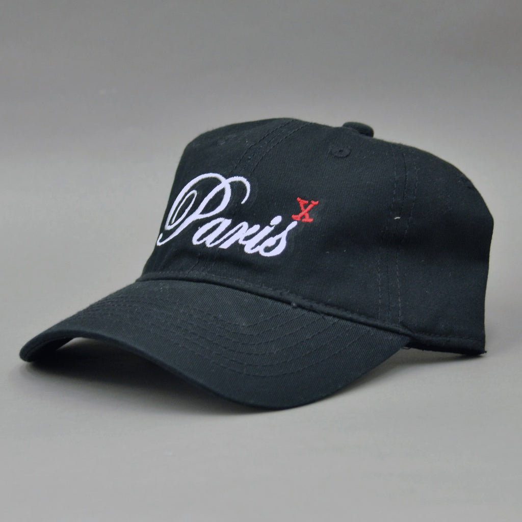 Gorra bordada para mujer.