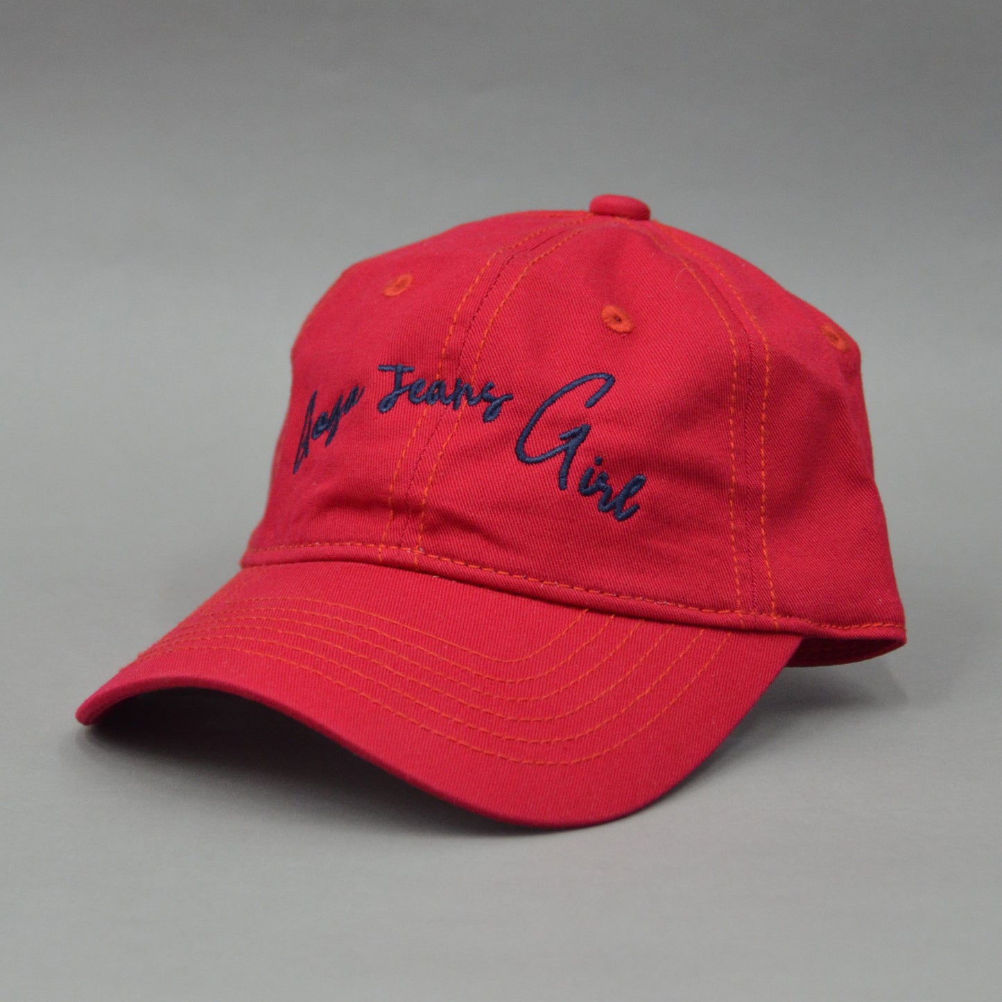 Gorra bordada para mujer.