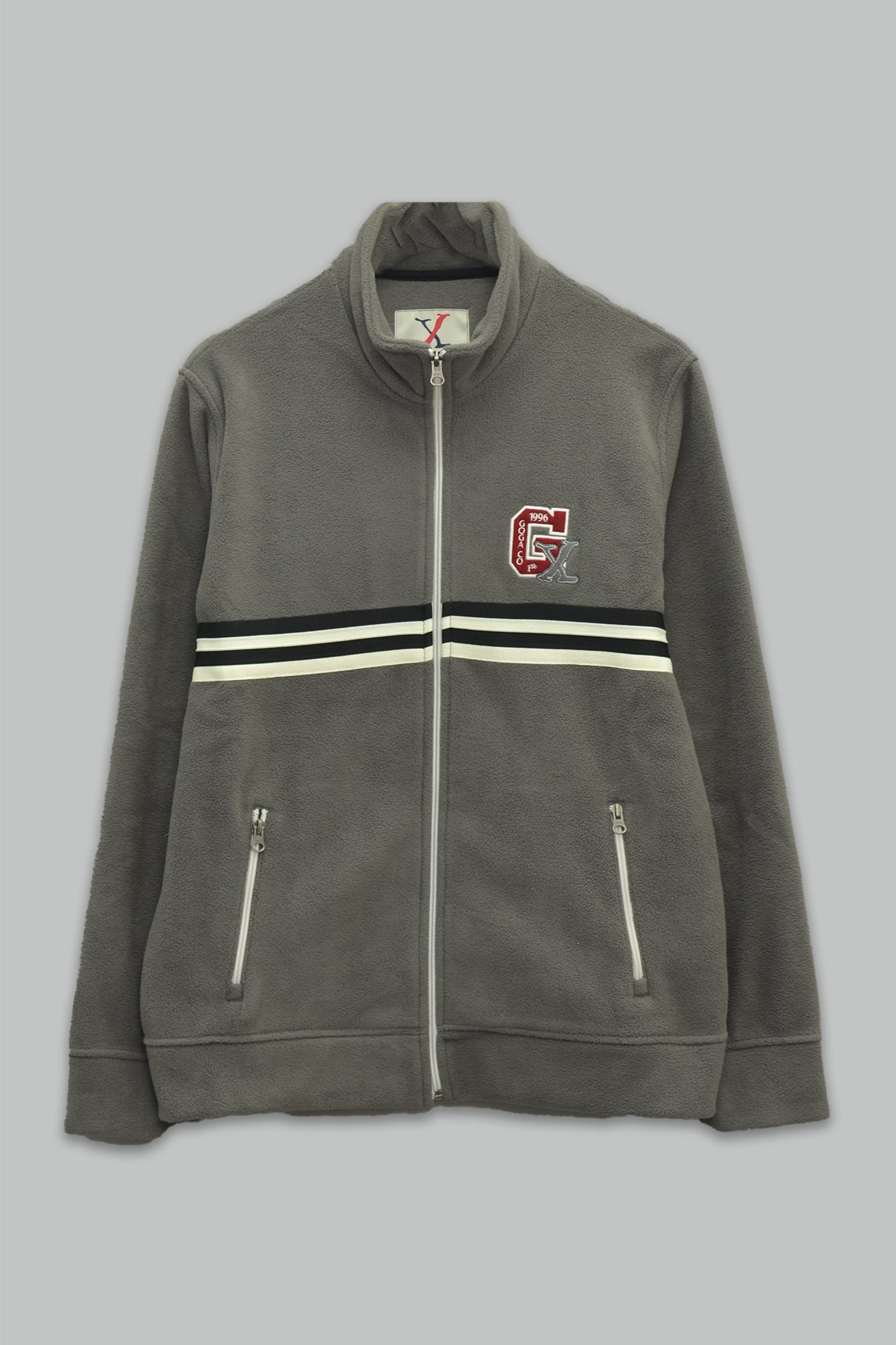 Sudadera polar para hombre, bordada con manga larga, bolsas frontales y cierre.