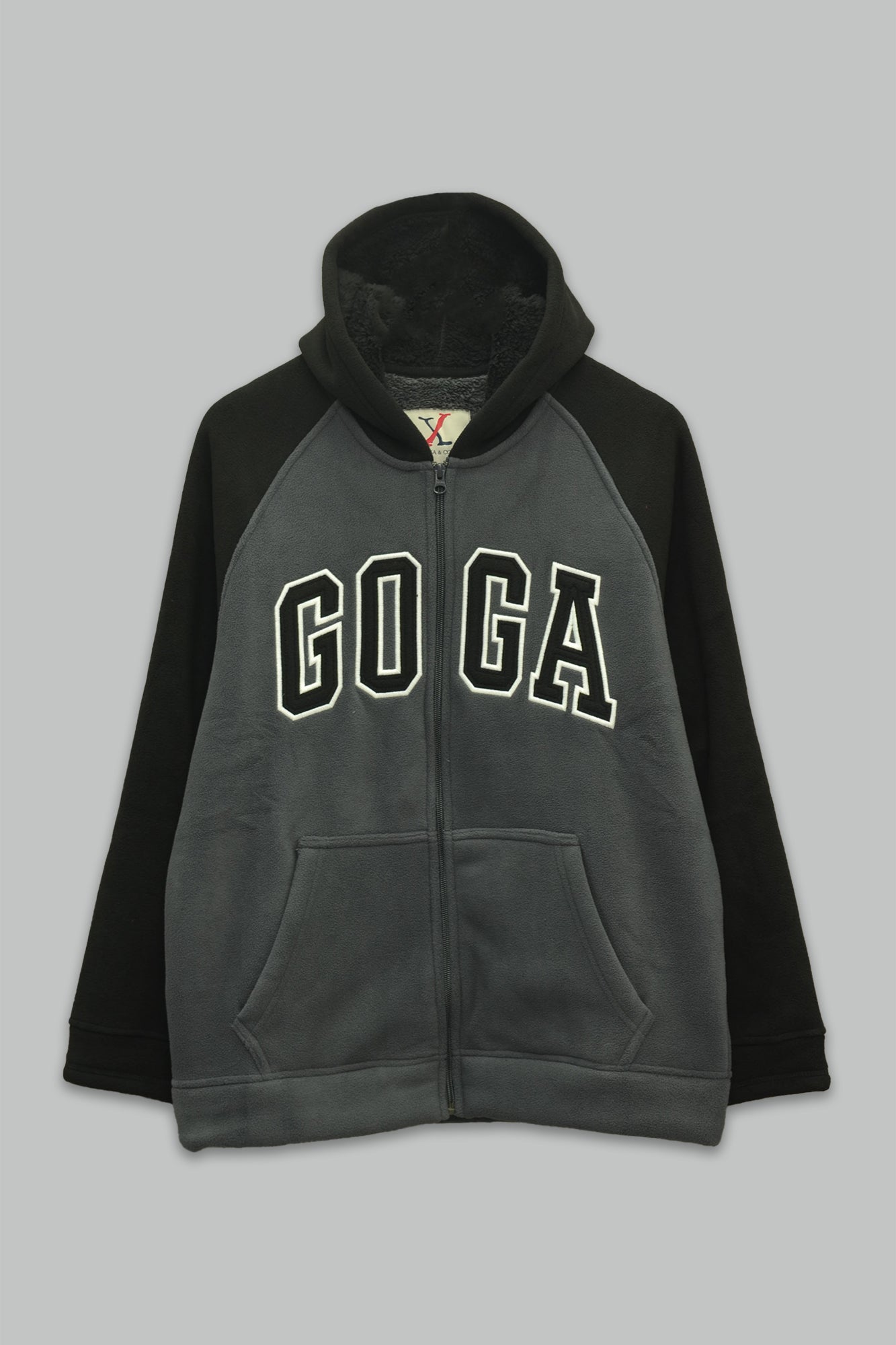 Sudadera sherpa para hombre, bordada, con capucha ajustable, bolsas frontales y cierre.