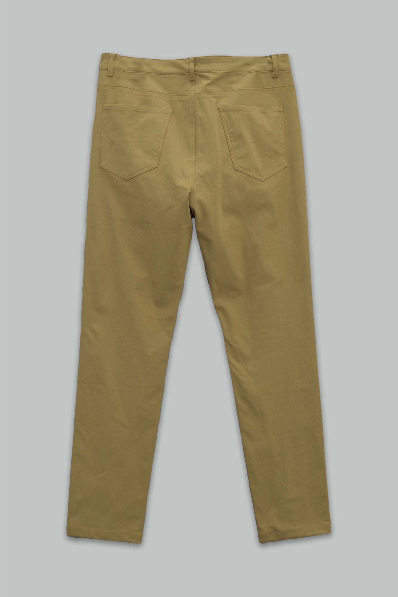 Pantalón Gabardina corte recto para hombre.