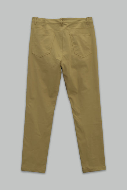 Pantalón Gabardina corte recto para hombre.