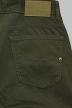 Pantalón Gabardina corte recto para hombre.