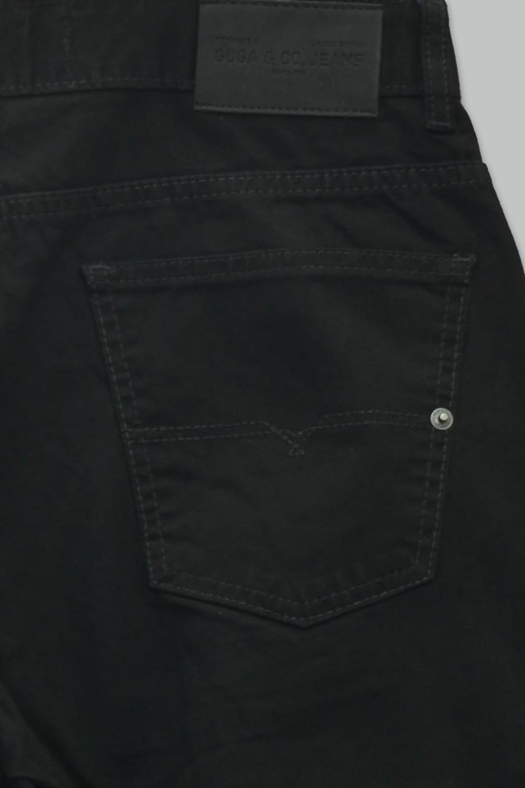 Pantalón Gabardina corte recto para hombre.