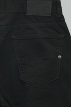 Pantalón Gabardina corte recto para hombre.