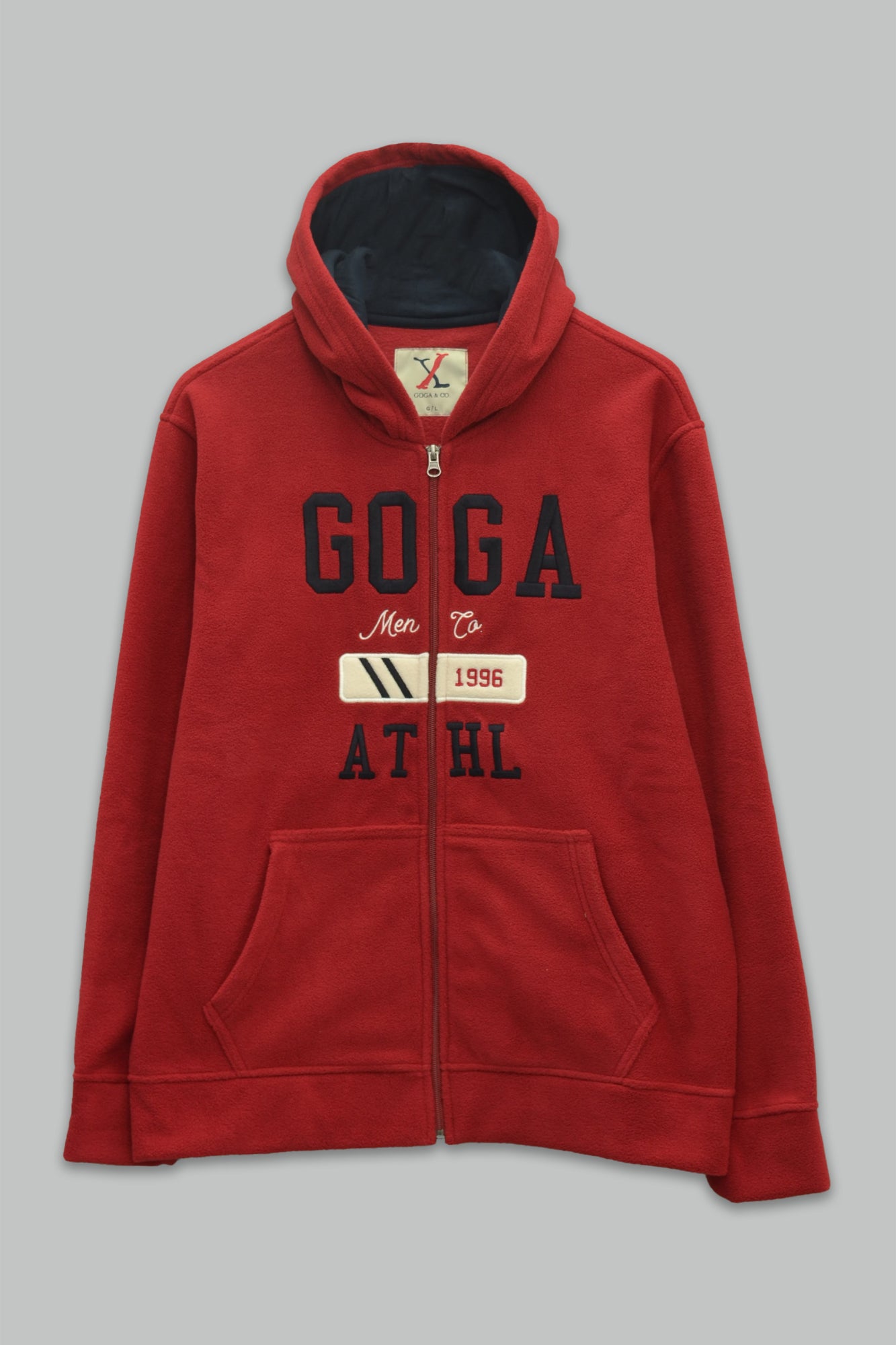 Sudadera polar para hombre, bordada con manga larga, bolsas frontales y cierre.