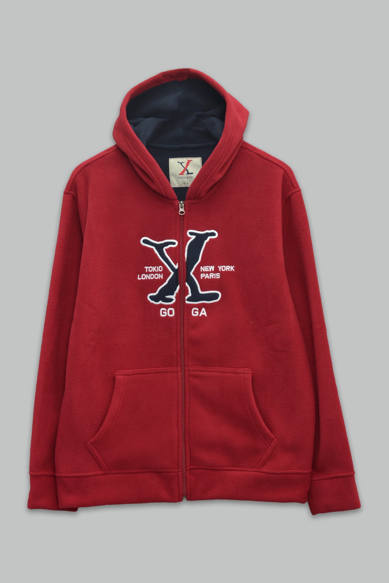 Sudadera polar para hombre, bordada con manga larga, bolsas frontales y cierre.