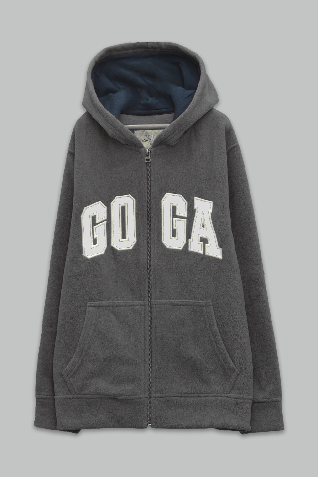 Sudadera polar bordada con manga larga, capucha ajustable, bolsa frontal.