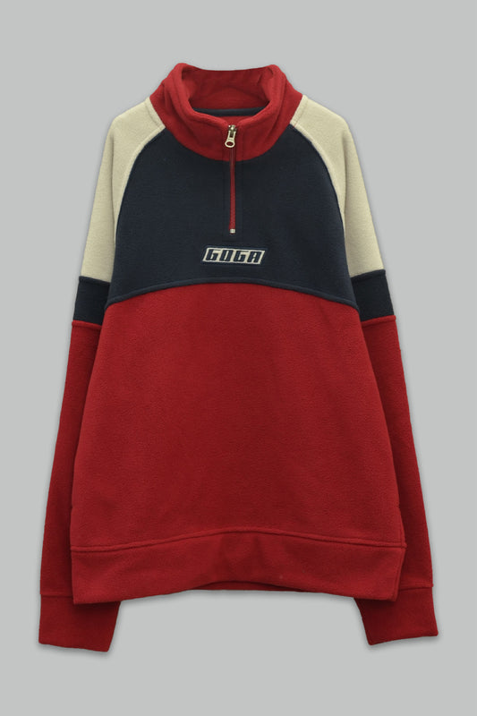 Sudadera polar para Niño bordada con manga larga, cuello alto, bolsas frontales y cierre.