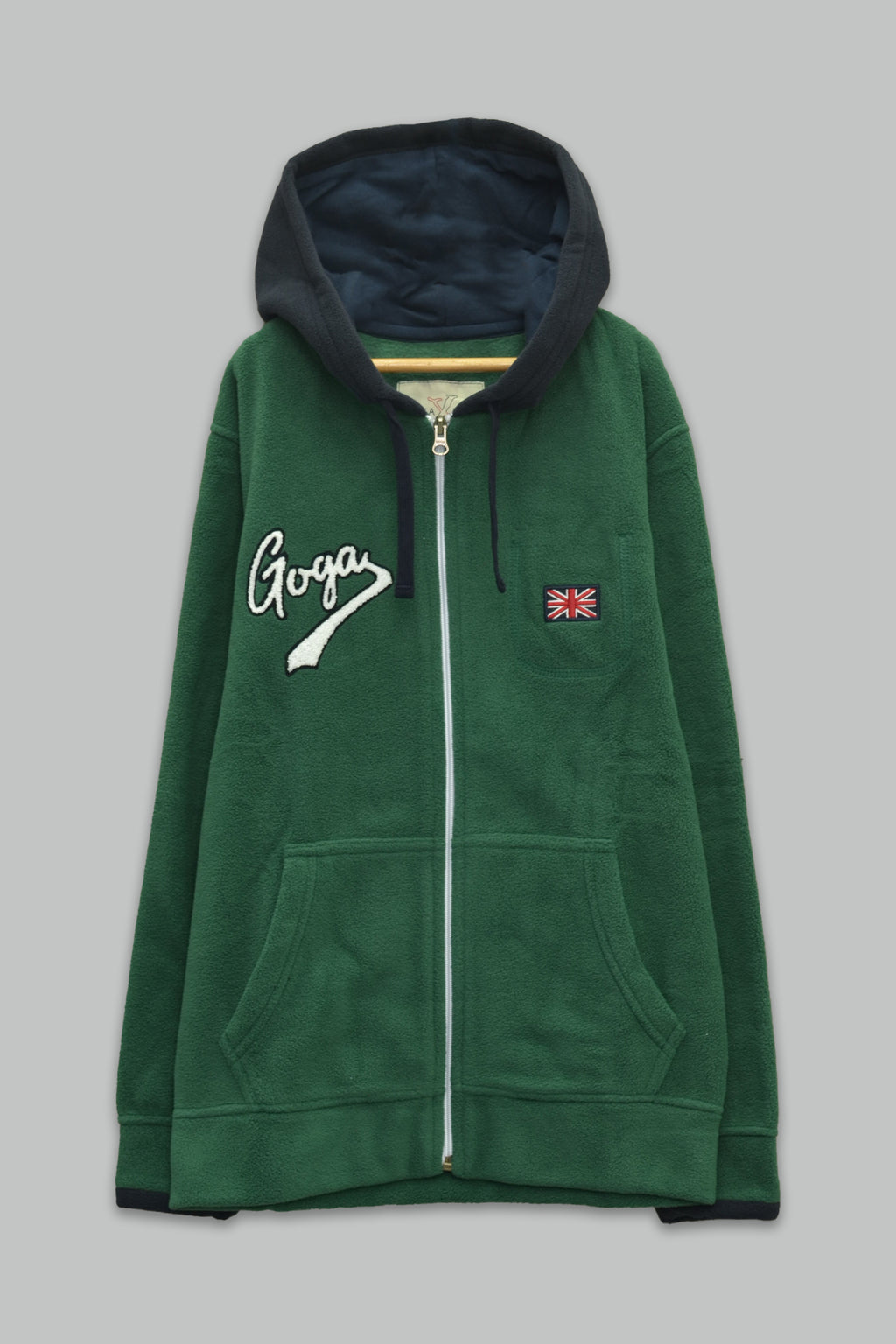 Sudadera polar para Niño bordada con manga larga, capucha ajustable, bolsas frontales y cierre.