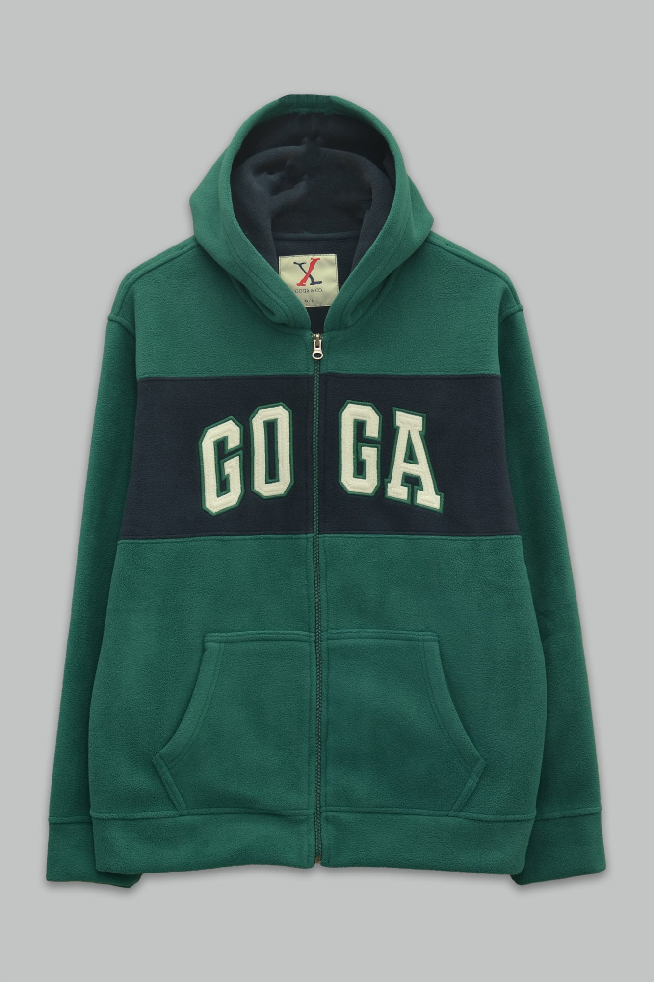 Sudadera polar para hombre, bordada con manga larga, bolsas frontales y cierre.